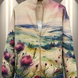 Lidia™ | Cardigan met ritssluiting in landschap met Schotse distel